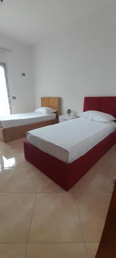 Casa Intera La Paghi Come Una Camera The Home With The Price Of A Room Durres Exterior photo